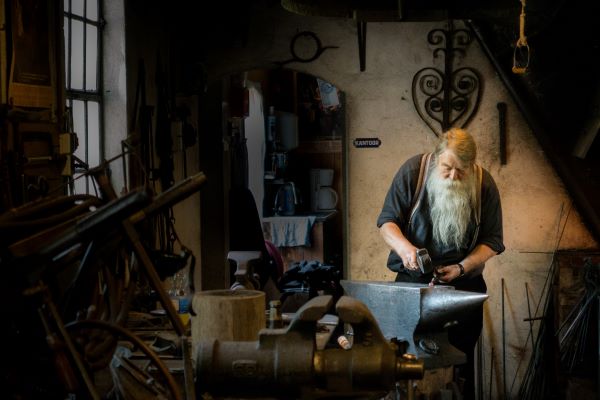 drawing-out-blacksmith